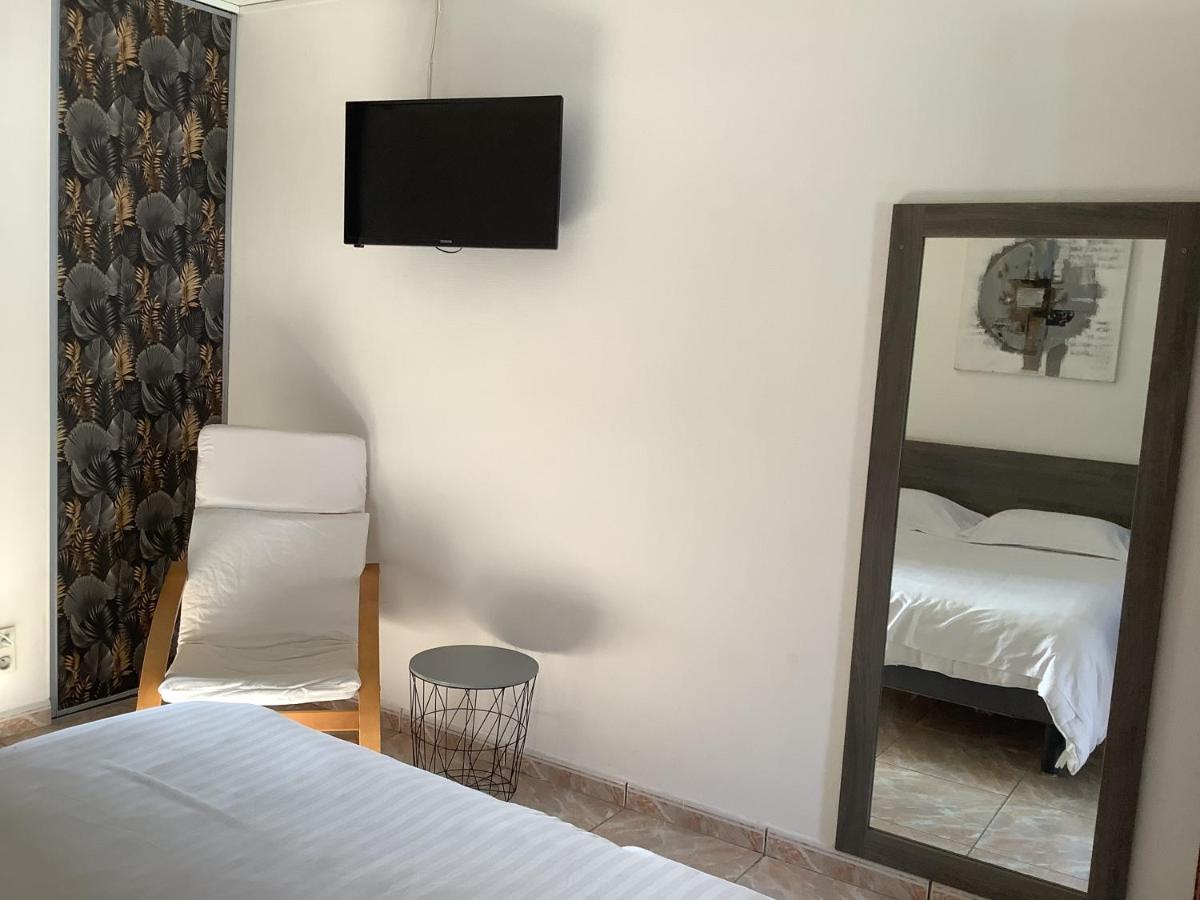 Bed and Breakfast la dolce farniente Biaudos Exterior foto